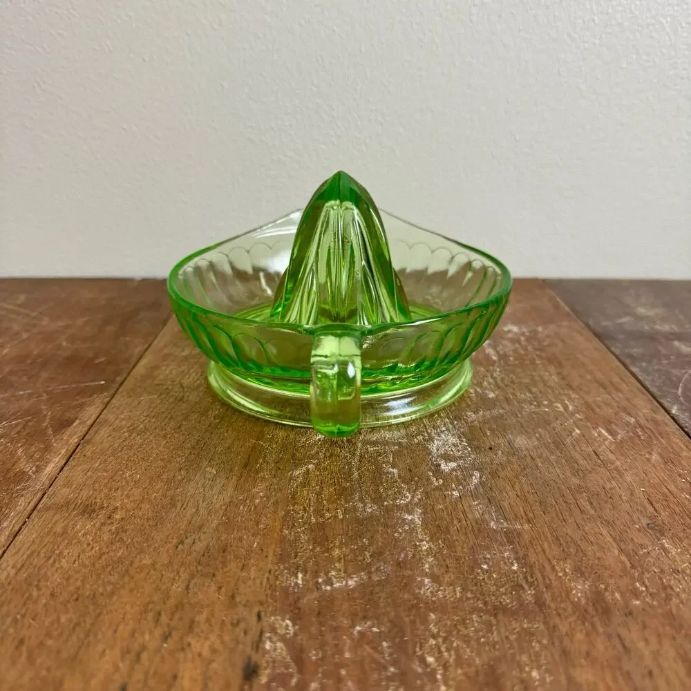 Depression Era Green Vaseline Uranium Fruit‎ Juicer Reamer